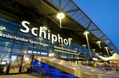 5 Reasons to Book a Taxi to Schiphol Airport