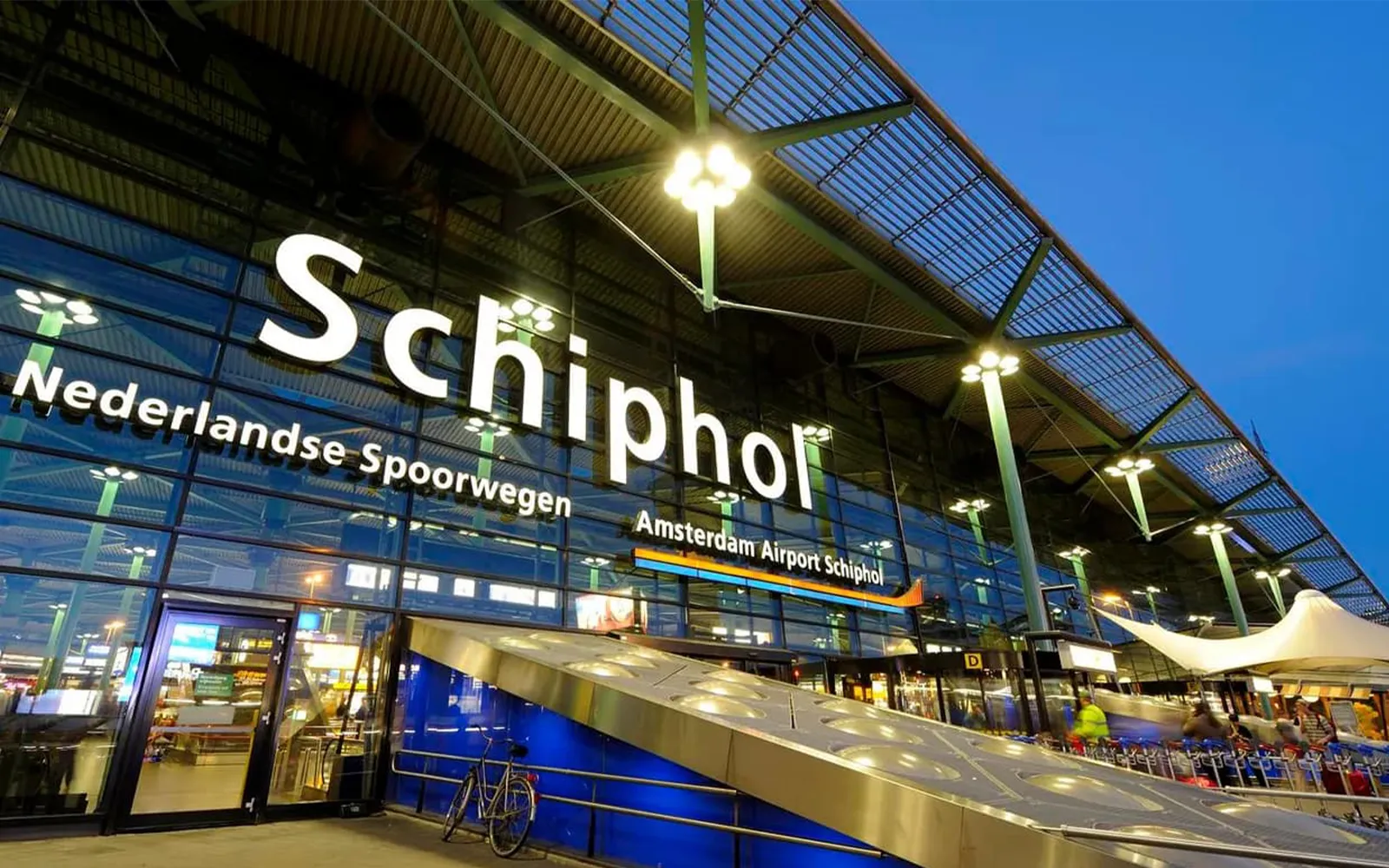 5 Reasons to Book a Taxi to Schiphol Airport
